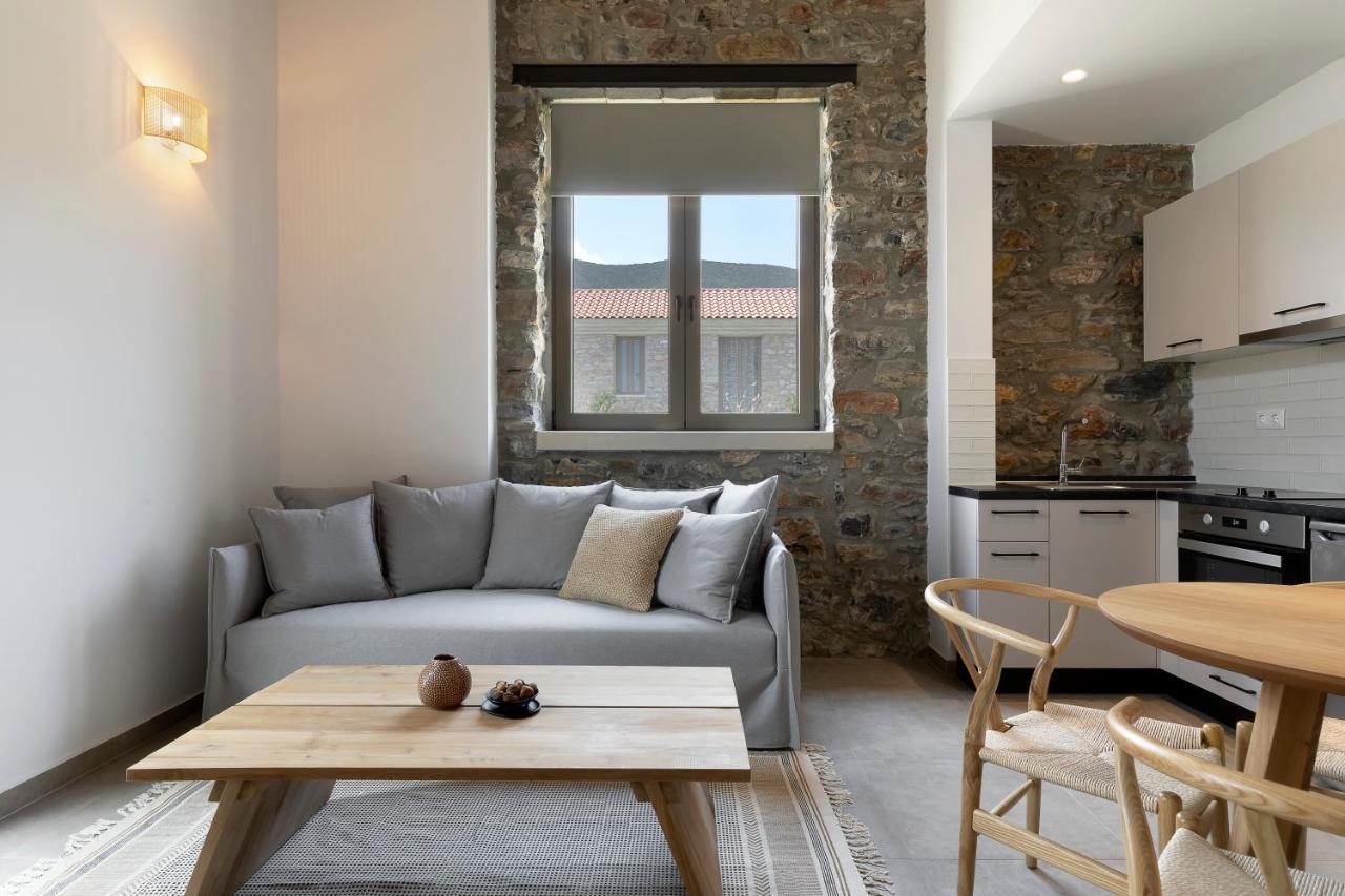 Lichnos Luxury Suites Sourpi Exterior foto