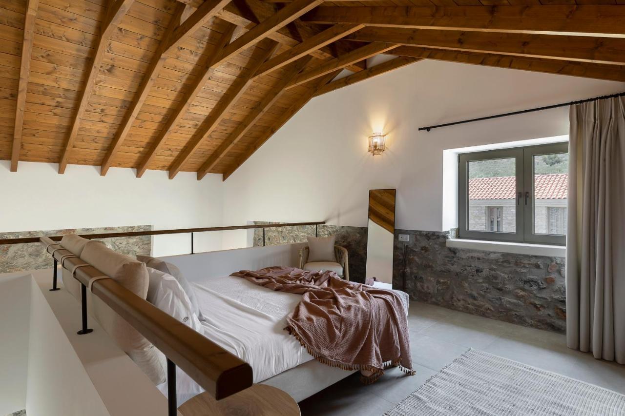 Lichnos Luxury Suites Sourpi Exterior foto