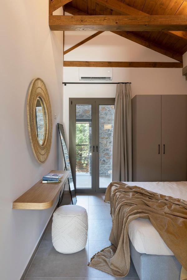 Lichnos Luxury Suites Sourpi Exterior foto